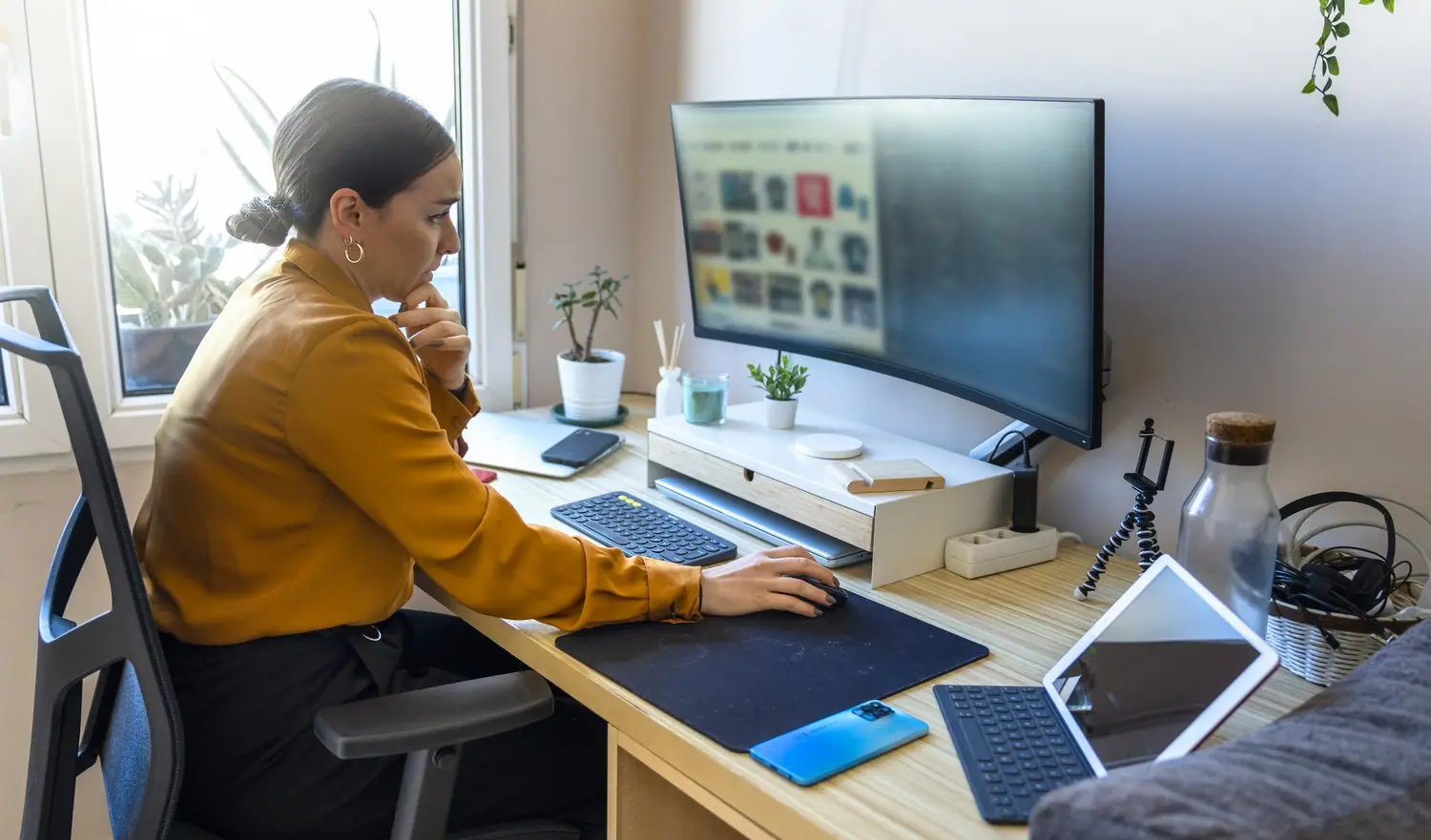 Projektowanie domowego biura - ergonomia i funkcjonalność