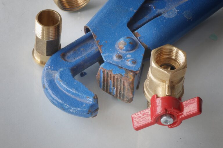 Wymiana kranu głównego wody – procedura i niezbędne narzędzia